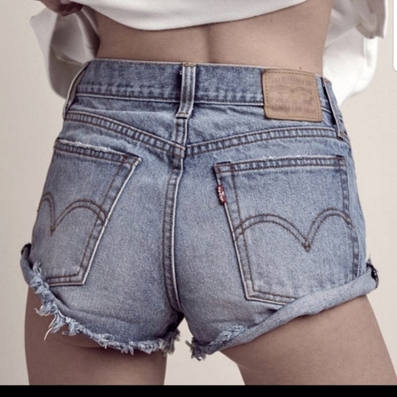 501 Levi's Cutoff Button Fly Jeans - Picture 1 of 7